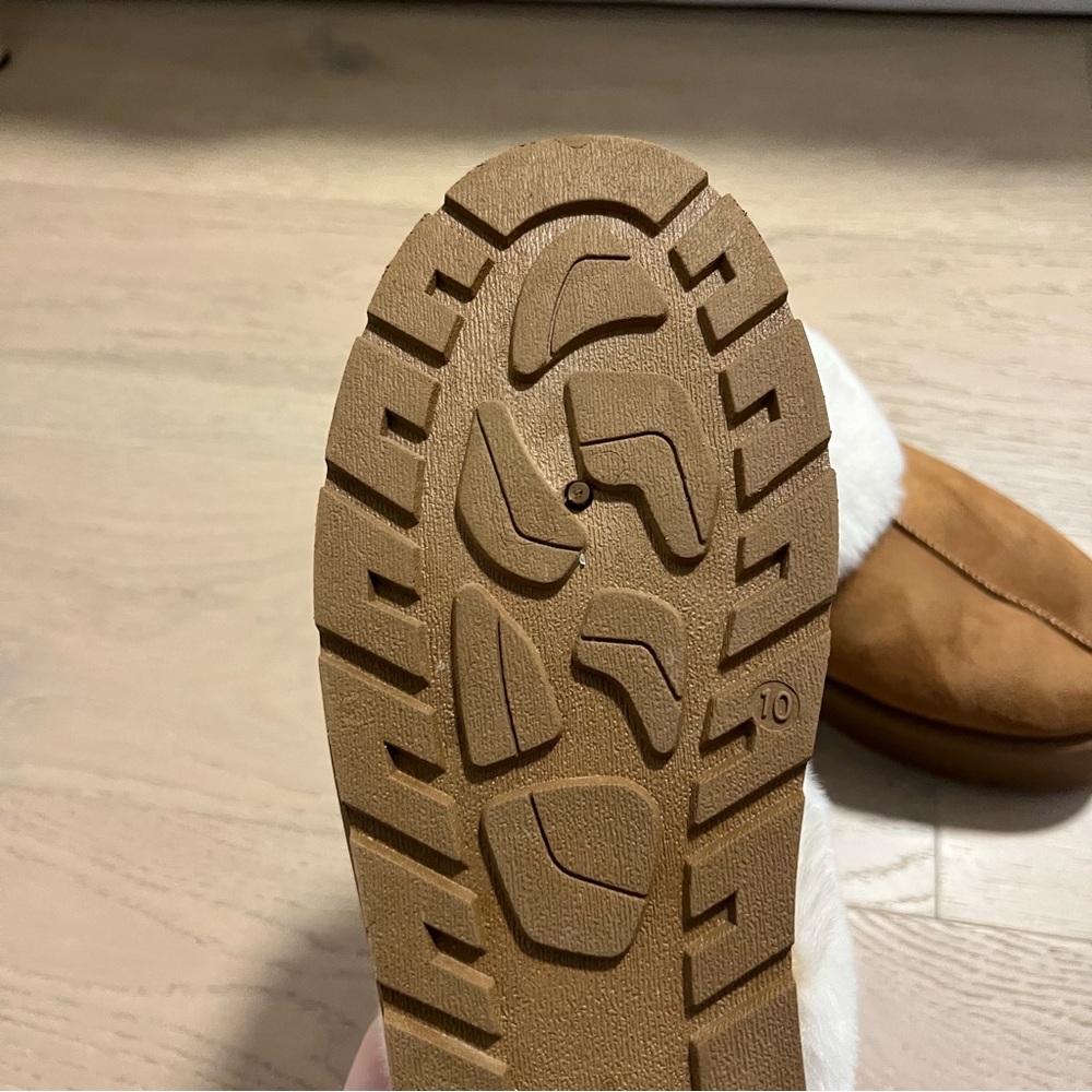 Ardene Slippers - Picture 3 of 4